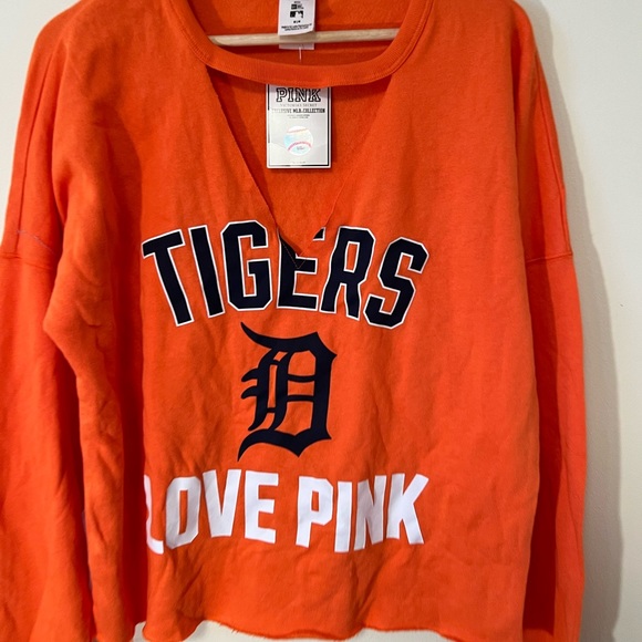 NWT Victoria Secret Pink Tigers size Medium - Picture 2 of 3